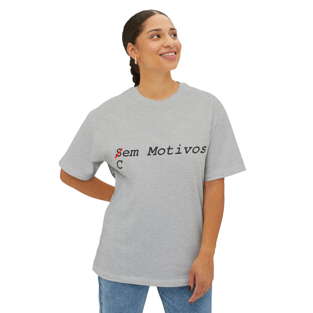 Sem Motivos Graphic Tee — Minimalist Portuguese Phrase T‑Shirt